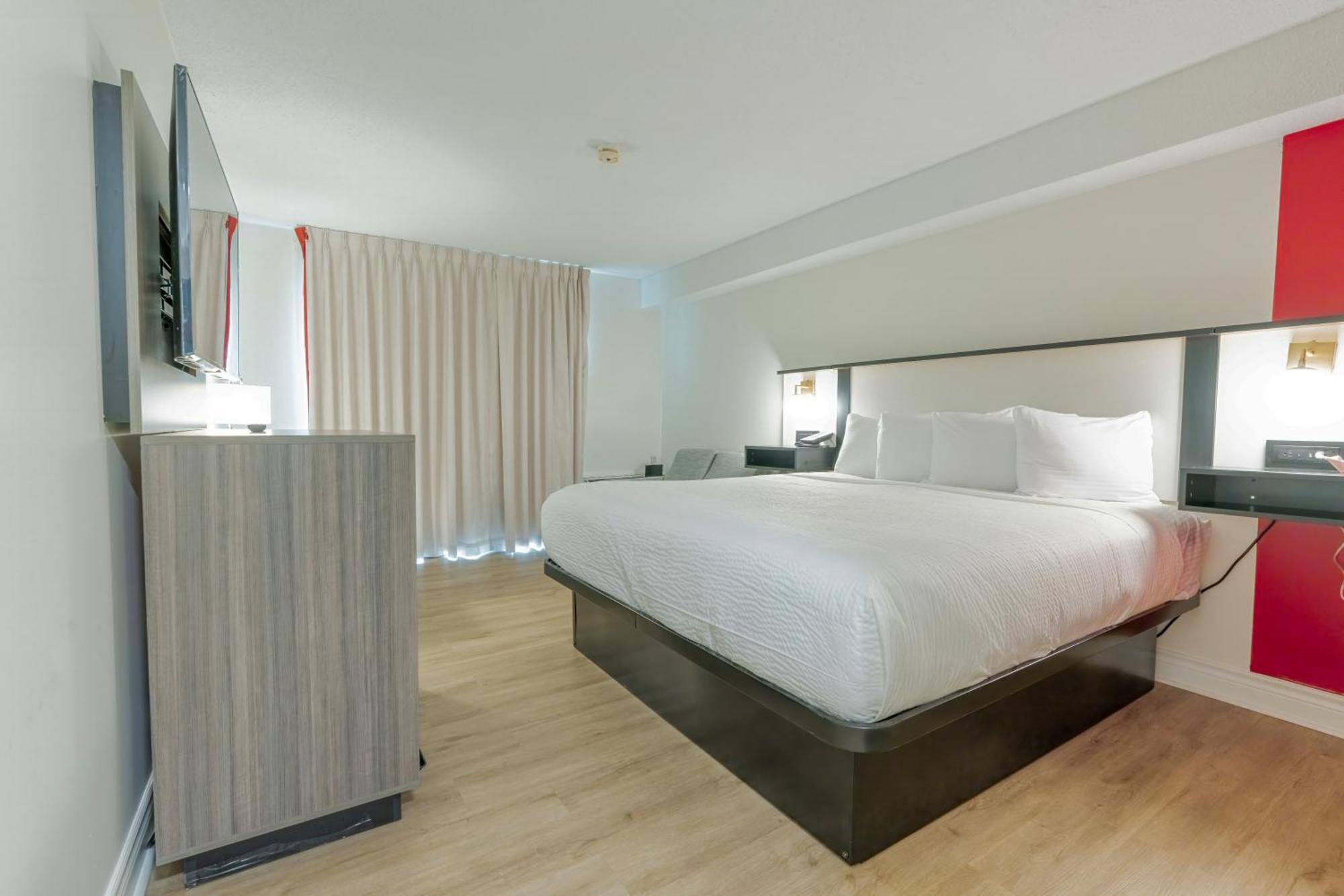 Ramada By Wyndham Kingston Motel ภายนอก รูปภาพ