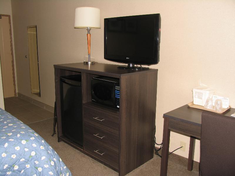 Ramada By Wyndham Kingston Motel ภายนอก รูปภาพ
